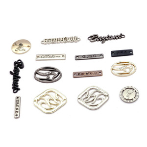 Hot bán DIY vuông kim loại thẻ Die-cast quần áo thương hiệu logo nhãn với lỗ tùy chỉnh may thẻ - Product Image 5