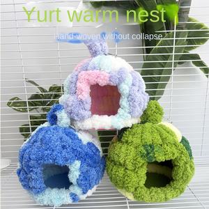 Papağan Yuvası Kuş Evi Sıcak Kalın Asılı Kışlık Mercan Polar Plastik Minder Seçeneğiyle Hamster Malzemeleri - Product Image 1