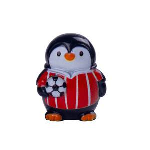 Figurine de pingouin de dessin animé mignonne, ornement de bureau, mini porte-clés, accessoire en résine peinte DIY, breloque en gros, Yiwu - Product Image 5