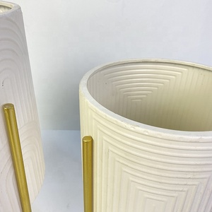 Lander Venta caliente Nuevo diseño Adornos para el salón Decoración para el hogar Jarrones <span class=keywords><strong>de</strong></span> <span class=keywords><strong>hierro</strong></span> Maceta Titular - Product Image 2