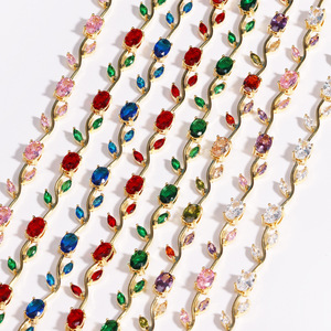 Pulsera de Lujo con Microincrustaciones de Circonia, Estilo Minimalista, Accesorio con Forma de Árbol Completamente Adornado con Diamantes - Product Image 5