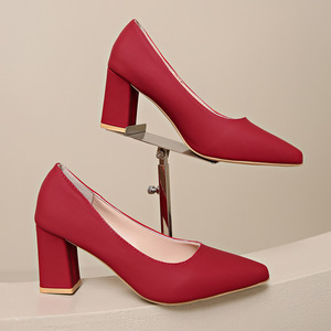 รองเท้าทำงานผู้หญิงแบบสวมหนังหัวแหลม ส้นหนา สไตล์ใหม่ ขายส่งจากโรงงาน รองเท้าลำลองสำหรับผู้หญิง - Product Image 4