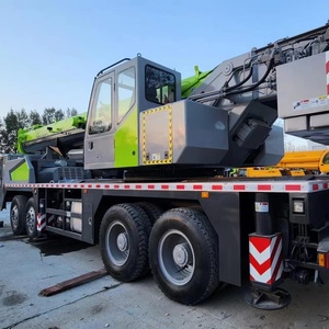 Grue mobile Zoomlion ZTC700 de 70 tonnes utilisée pour les projets de levage d'infrastructure - Product Image 2