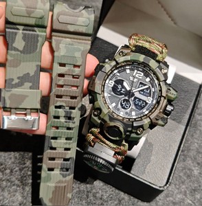 Reloj deportivo digital con pantalla grande y camuflaje para hombre – Resistente al agua, multifunción, hora dual, para exteriores - Product Image 2