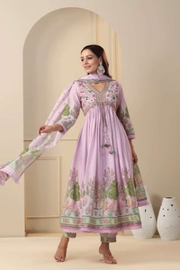 Diseñador más vendido Alia Cut 3 piezas Anarkali Kurti pent Dupatta para bodas y festivales de La India - Product Image 2