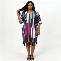 Robe midi d'été 26 en polyester à manches courtes, coupe trapèze, avec pompons, franges et rayures, grande taille, coupe ample, taille mi-haute, col en V profond pour femme