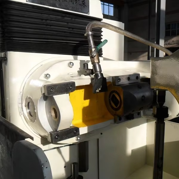 gear cutting machine