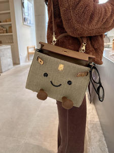 Bolsa de Mão Estilosa e Nova de 26cm em Denim para Mulheres, Bolsa Transversal com Estampa de Desenho Animado e Alça Removível para Compras - Product Image 1
