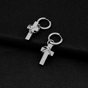 Nouvelles Boucles d'Oreilles Pendante Croix Personnalisées Design Niche 2026 Style Simple Unisexe en Acier Inoxydable Bijoux Tendance Vente en Gros - Product Image 4