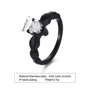 Anillo de Acero Inoxidable para Mujer, Diseño Único con Corazón Incrustado en Circonia Cúbica, Banda de Metal Pulido, Elegante para Uso Diario y Fiestas - Product Image 2