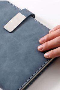 Ensemble cadeau d'affaires haut de gamme avec bloc-notes, stylo rechargeable, clé USB, articles de bienvenue pour le personnel, souvenirs, ensemble cadeau - Product Image 3