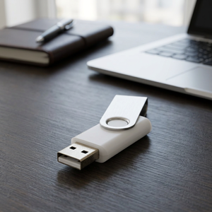 Chiavetta USB Rotante Personalizzabile 32GB OTG con Interfaccia 2.0, Modello a Forma di Chiave o Penna in Legno 123714-3 - Product Image 2