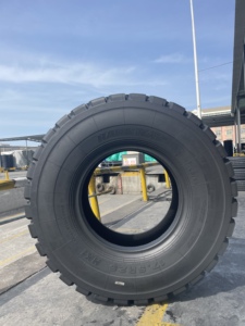 Neumático Sólido Sin Cámara de Alta Calidad OTR E-3 L-3 295R25 HK1 para Minicargadoras y Ruedas - Product Image 5