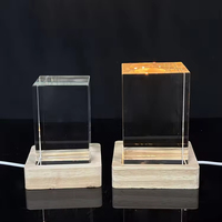 Base lumineuse carrée en bois personnalisée en gros pour cube de cristal de 5x5x5cm et 6x6x6cm