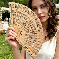 Éventails pliants personnalisés en bois de santal pour invités de mariage - Éventails en bois gravés sur mesure, cadeaux de fête en gros pour mariage d'été