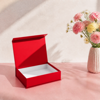 Boîte cadeau en papier rigide de luxe avec logo personnalisé en relief, boîte couleur recyclable pour vêtements, cosmétiques et accessoires de mode