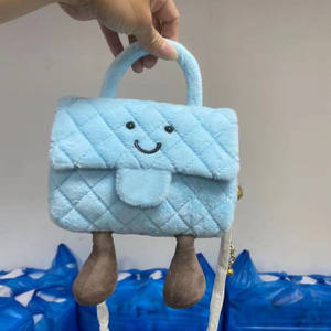 2025 nuovo prodotto-borsa a tracolla per bambole di moda piccola Flora con catena con motivo a diamanti e borsa a mano con rifiniture in pelliccia - Product Image 6