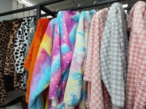 Coperta <span class=keywords><strong>con</strong></span> <span class=keywords><strong>Cappuccio</strong></span> Riscaldata USB Personalizzata OEM ODM, Felpa in Sherpa <span class=keywords><strong>con</strong></span> Maniche, Coperta Terapeutica Riscaldante <span class=keywords><strong>con</strong></span> <span class=keywords><strong>Cappuccio</strong></span> - Product Image 6