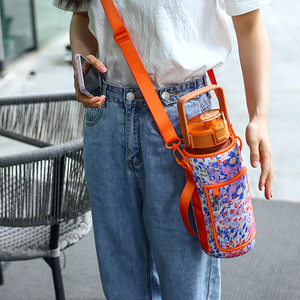 Bouteille d'eau de motivation 1 Gallon / 128oz avec marqueur de temps et paille, étanche sans BPA avec sac à motif - Product Image 3