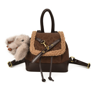 <span class=keywords><strong>Zaino</strong></span> da <span class=keywords><strong>donna</strong></span> in pelliccia <span class=keywords><strong>di</strong></span> agnello con coulisse in <span class=keywords><strong>pelle</strong></span> PU color caramello, personalizzabile con logo, texture avanzata, modello 2026 - Novità - Product Image 5