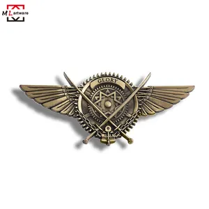 Insignia de piloto de metal dorado, medallón conmemorativo de solapa personalizado, proveedor de accesorios, broche magnético de plata