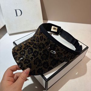 Casquette de soleil italienne de luxe de niche, robuste, à visière, avec strass et cristaux, style mode, à dessus ouvert, motif léopard et damier, pour l'été - Product Image 6