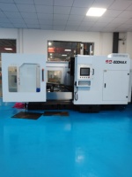 Máquina de Corte de Metal CNC SQ-500MAX para la Producción de Radiadores de Cobre de Gran Tamaño para el Último Sistema de Refrigeración de Centros de Datos con IA