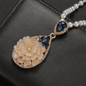 Floral Pendant Necklace Imitation Pearl Gold Tone Camellia Design Party Jewelry Daily Wear - Product Image 1