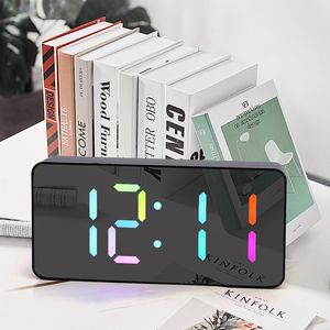 Horloge électronique portable à double alimentation avec miroir, éclairage RGB multicolore, rétroéclairage LED à 3 niveaux, alarme numérique avec fonction snooze, horloge de bureau à domicile - Product Image 3