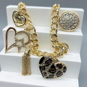 <span class=keywords><strong>Pulsera</strong></span> de Aleación Chapada en Oro de 18K con Colgante Geométrico de Diamantes Completos y Borla en Forma de Corazón, Estilo Urbano y Elegante para <span class=keywords><strong>Mujer</strong></span> - Product Image 1