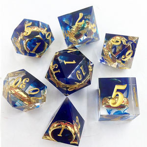 Rendu d'encre rouge bleu noyau de bague en or dés en résine <span class=keywords><strong>seigneur</strong></span> royal bord tranchant transparent dnd dés polyédriques pour donjons et dragons - Product Image 5