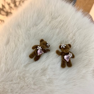 Pendientes de oso de peluche en forma de corazón estilo Ins para mujer, pendientes delicados de metal con flores a la moda, joyería. - Product Image 4
