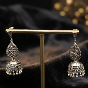 Nouveauté 2023 Boucles d'oreilles pendantes épingle de sûreté en argent sterling 925 oxydé avec CZ pour femme, par Iroc Sales, à prix de gros, cadeau de fête - Product Image 2