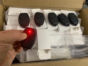 Telecomando per Porta Automatica 433.92MHz, Trasmettitore Portatile per Apriporta Garage - Product Image 6