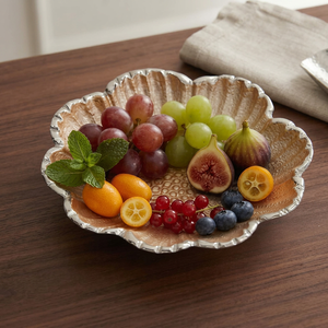 Frutero Metálico Vintage con Borde Festoneado, Acabado Pulido Hecho a Mano, para Aperitivos en Fiestas, Salones Urbanos y Bares de Tapas - Product Image 1