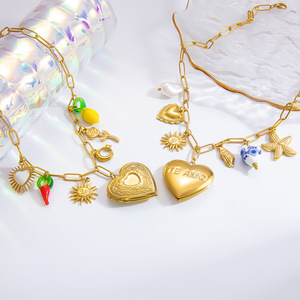 Collar con colgante de corazón de acero inoxidable con dijes de sol y estrella para mujer, joyería de regalo - Product Image 3