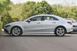 <span class=keywords><strong>Mercedes</strong></span>-Benz A180 1.3T 2024 de Lujo, Usado, 5 Puertas, 5 Asientos, Techo Solar, Asientos de Cuero, Mejor Precio de Fábrica, en Stock - Product Image 4