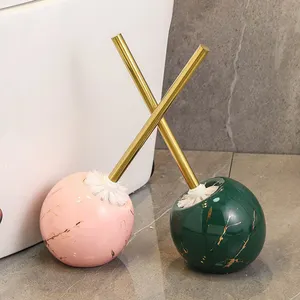 Stile creativo colorato dorato modello di marmo dorato rotondo spazzola per WC in ceramica con manico in acciaio inox