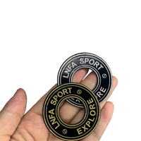 Accessoires vestimentaires personnalisés de l'usine Kangsheng : Étiquettes TPU brillantes thermocollantes, LOGO 3D en relief, Marque NEON