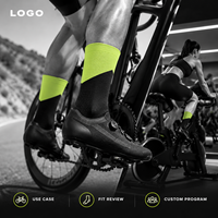 Chaussettes de cyclisme respirantes à blocs de couleur vert citron et noir, avec poignets côtelés en maille, coupe ajustée ventilée, faible volume, couleurs inaltérables