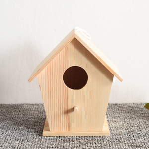 Nichoir en bois en forme de maison en pin, artisanat, décoration d'intérieur, cadeau - Product Image 1