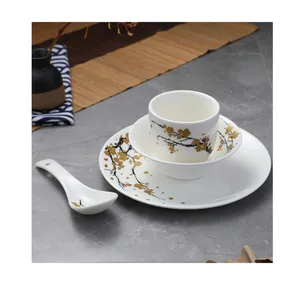 ชุดถ้วยชามสีฟ้าและสีขาว,ชุดภาชนะอาหารเย็นทำมือลายดอกไม้ปั๊มสีน้ำเงินชุดเครื่องใช้บนโต๊ะอาหาร