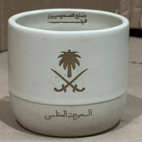 Taza de Café de Cerámica Estilo Árabe Personalizada |   Taza Tradicional de Terracota con Diseño de Logotipo |   Venta al por Mayor para Arabia Saudita, Catar y Emiratos Árabes Unidos