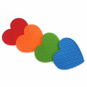 New Eco-Friendly Heart-Shaped Slow Dispensing Dog Lick <b>Mat</b> Made From Silicone - Product Image 1