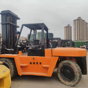 Montacargas Diésel Usado de 10 Toneladas, Elevación de 4.5m, con Tracción en las 4 Ruedas y Neumáticos Todoterreno Antideslizantes, en Venta en Singapur - Product Image 3