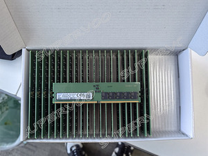Mise à niveau <span class=keywords><strong>de</strong></span> <span class=keywords><strong>mémoire</strong></span> <span class=keywords><strong>DE</strong></span>-LL AD089129 32 Go 2Rx8 DDR5 RDIMM 6400 MT/s - Product Image 2