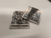 Étiquettes adhésives personnalisées avec code QR, code-barres, données variables, résistantes à la température, résistantes aux produits chimiques, plaque signalétique pour actifs