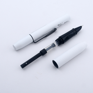 ปากกาลูกลื่นแม่เหล็ก <span class=keywords><strong>YIREN</strong></span> พรีเมียม พร้อมคลิปหนีบสแตนเลส ปากกาฟิดเจ็ต เขียนลื่น สำหรับนักเรียนและนักธุรกิจ - Product Image 6