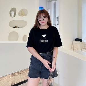 Kingkids T-shirt d'été ample à manches courtes pour femme en jersey de coton imprimé cœur noir N7961 - Product Image 5