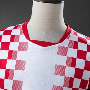 Maglia da <span class=keywords><strong>Calcio</strong></span> Stile Nazionale Personalizzata 100% Poliestere Tutti i Loghi 26/27 Casa/Trasferta Unisex Versione Fan Maglia da <span class=keywords><strong>Calcio</strong></span> Croazia - Product Image 3